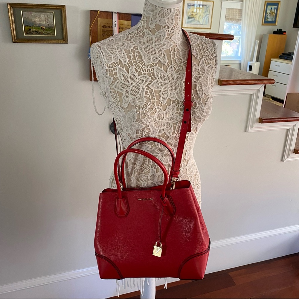 MICHAEL KORS Mercer Gallery Medium Center Zip Leather Tote in Bright Red - Picture 3 of 13